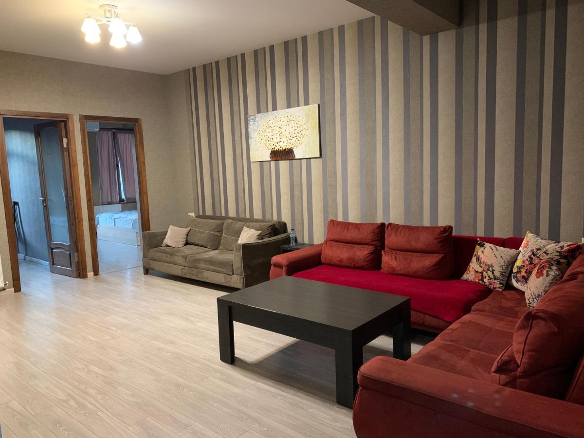 Lilika Apartments On Meskhishvili Tbilisi ภายนอก รูปภาพ