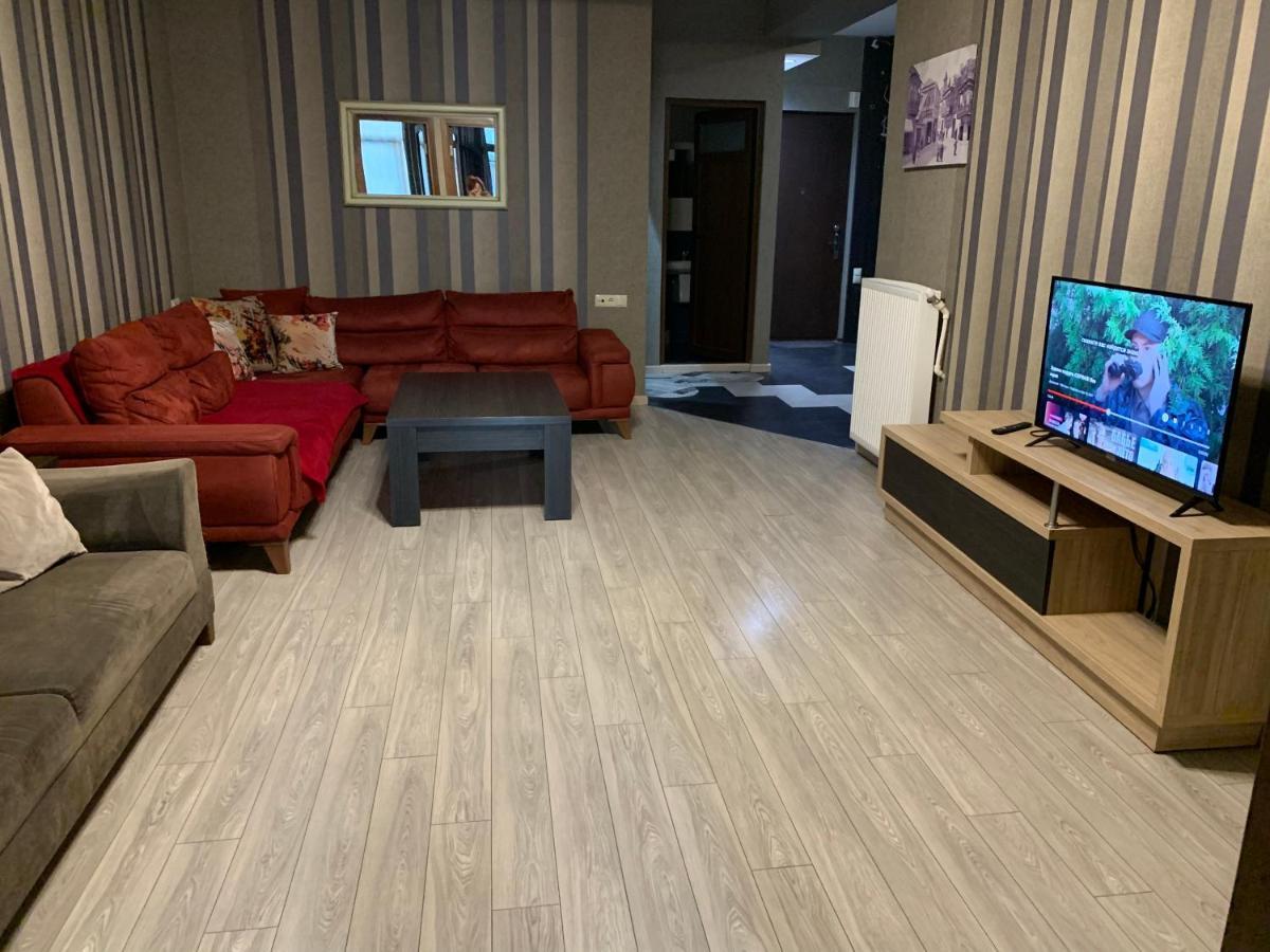 Lilika Apartments On Meskhishvili Tbilisi ภายนอก รูปภาพ