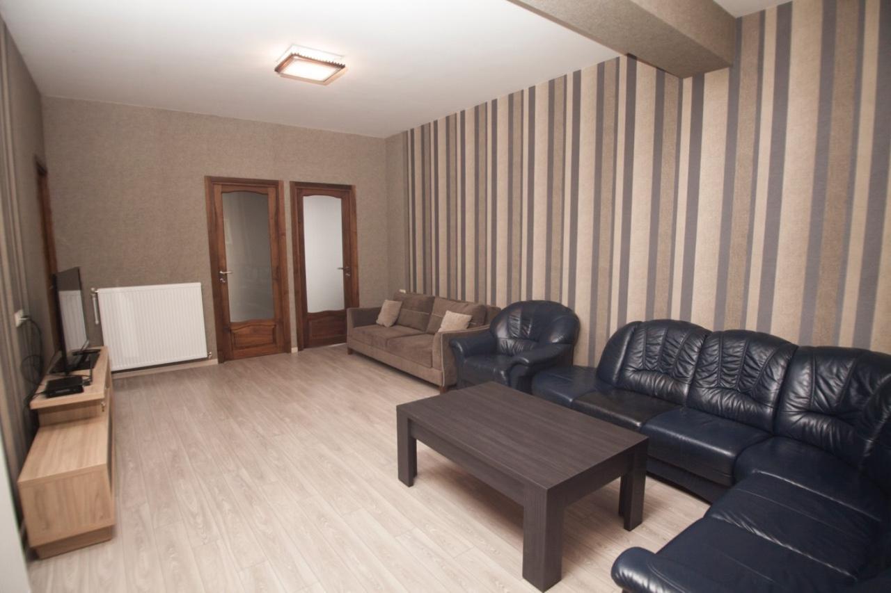 Lilika Apartments On Meskhishvili Tbilisi ภายนอก รูปภาพ