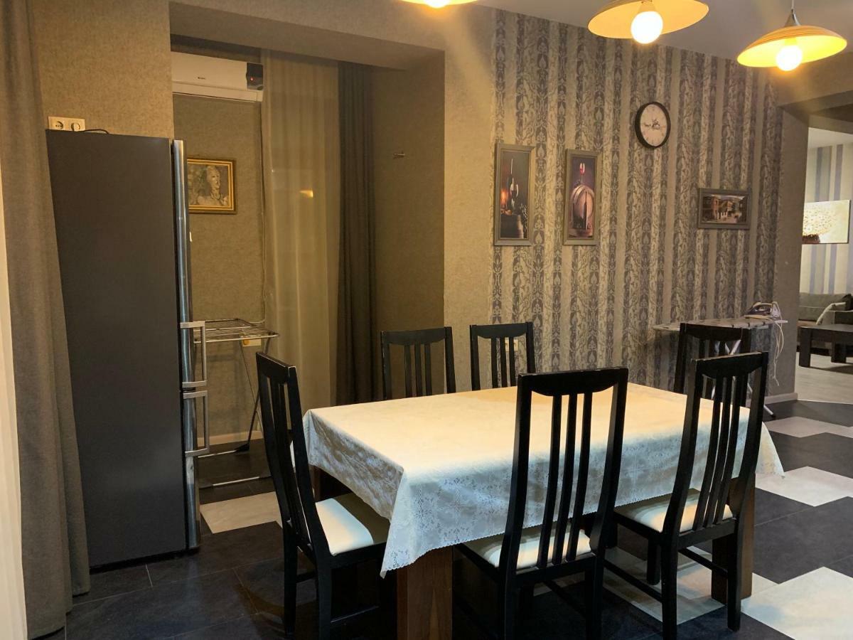 Lilika Apartments On Meskhishvili Tbilisi ภายนอก รูปภาพ