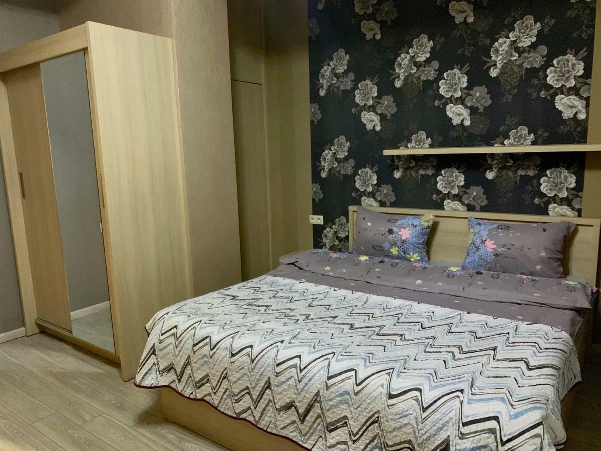 Lilika Apartments On Meskhishvili Tbilisi ภายนอก รูปภาพ